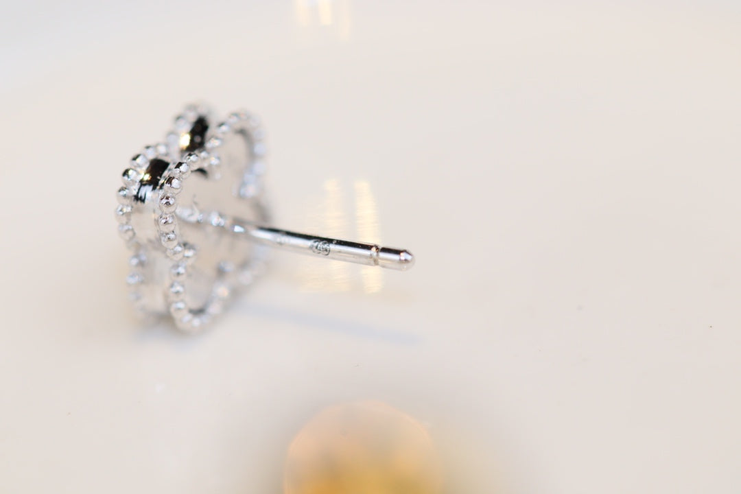 [Select]CLOVER MINI TURQUOISE SILVER STUD EARRINGS