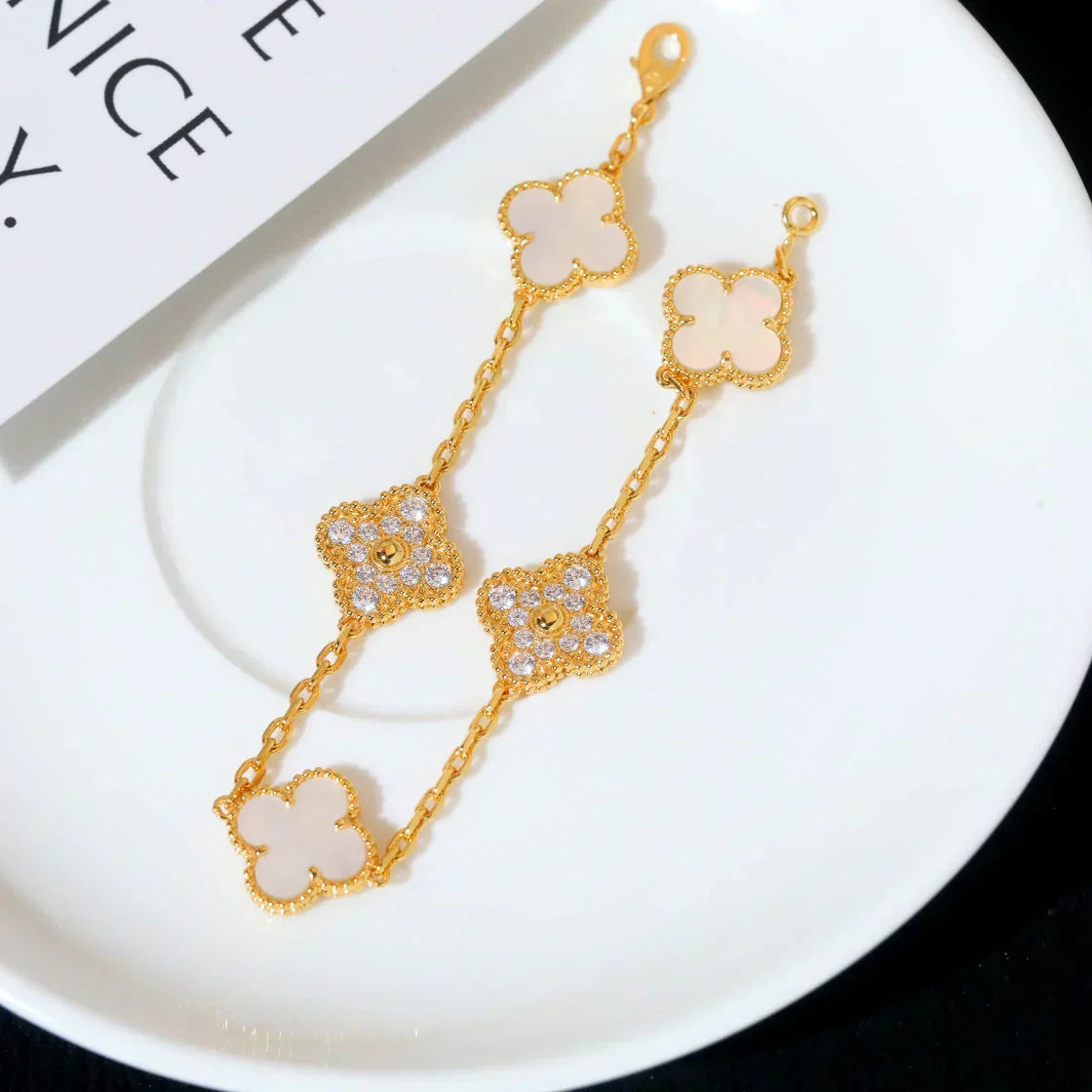 [Select]CLOVER WHITE PEARL MOP 5 MOTIF BRACELET COLLECTION