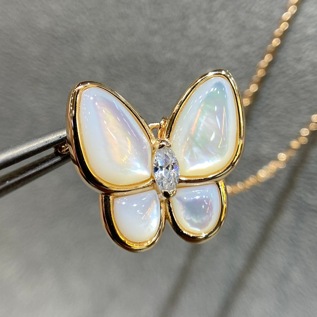 [Select]BUTTERFLY MOP DIAMOND NECKLACE