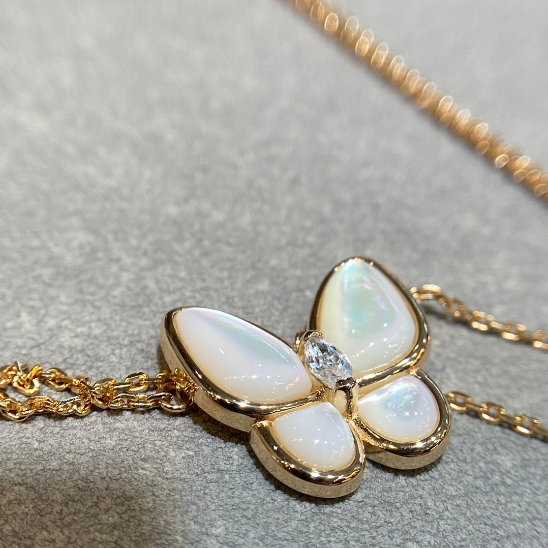 [Select]BUTTERFLY MOP DIAMOND NECKLACE