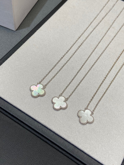[Select]CLOVER MEDIUM SILVER WHITE MOP NECKLACE