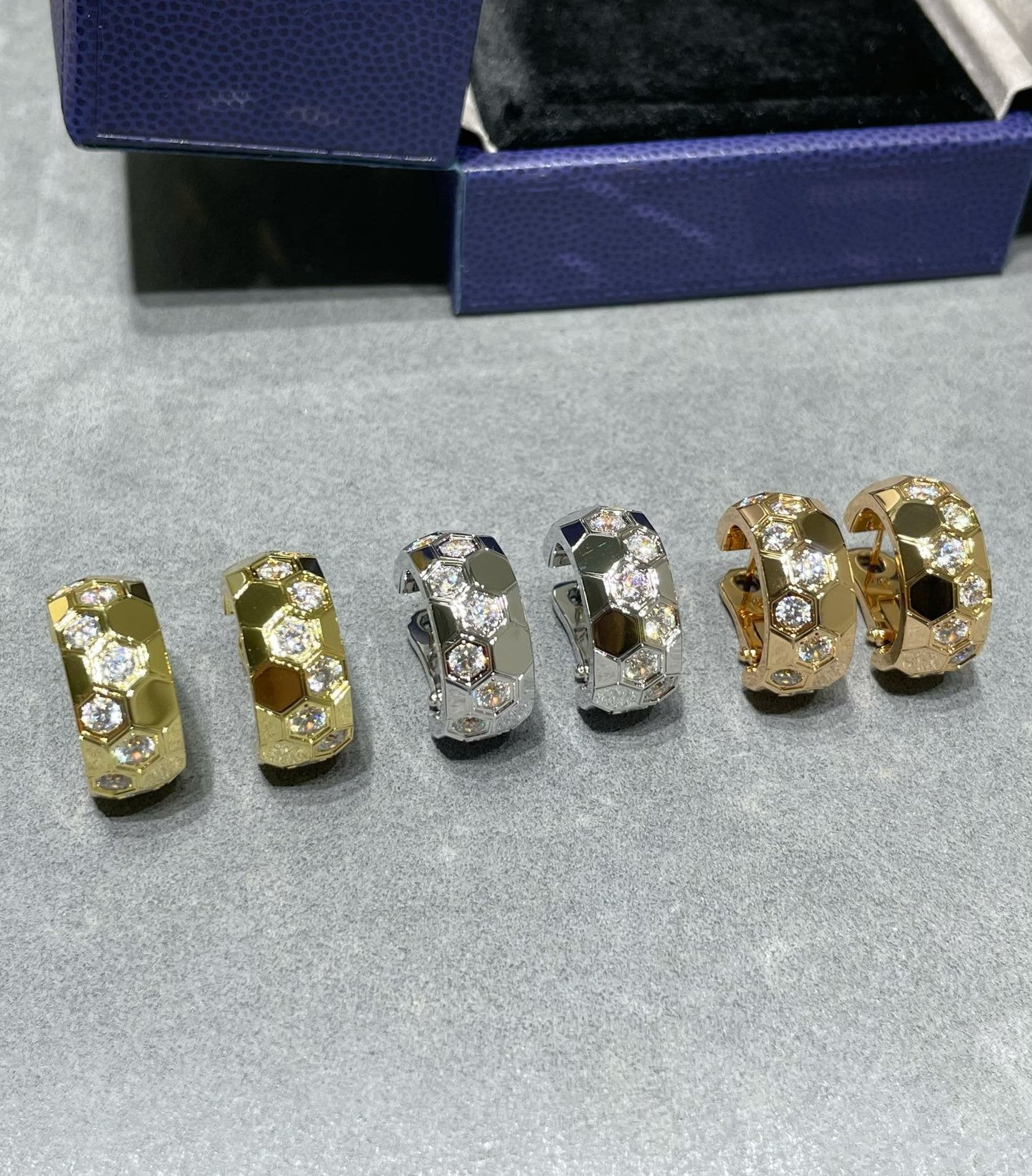 [Select]BEE LOVE DIAMOND HOOP EARRINGS