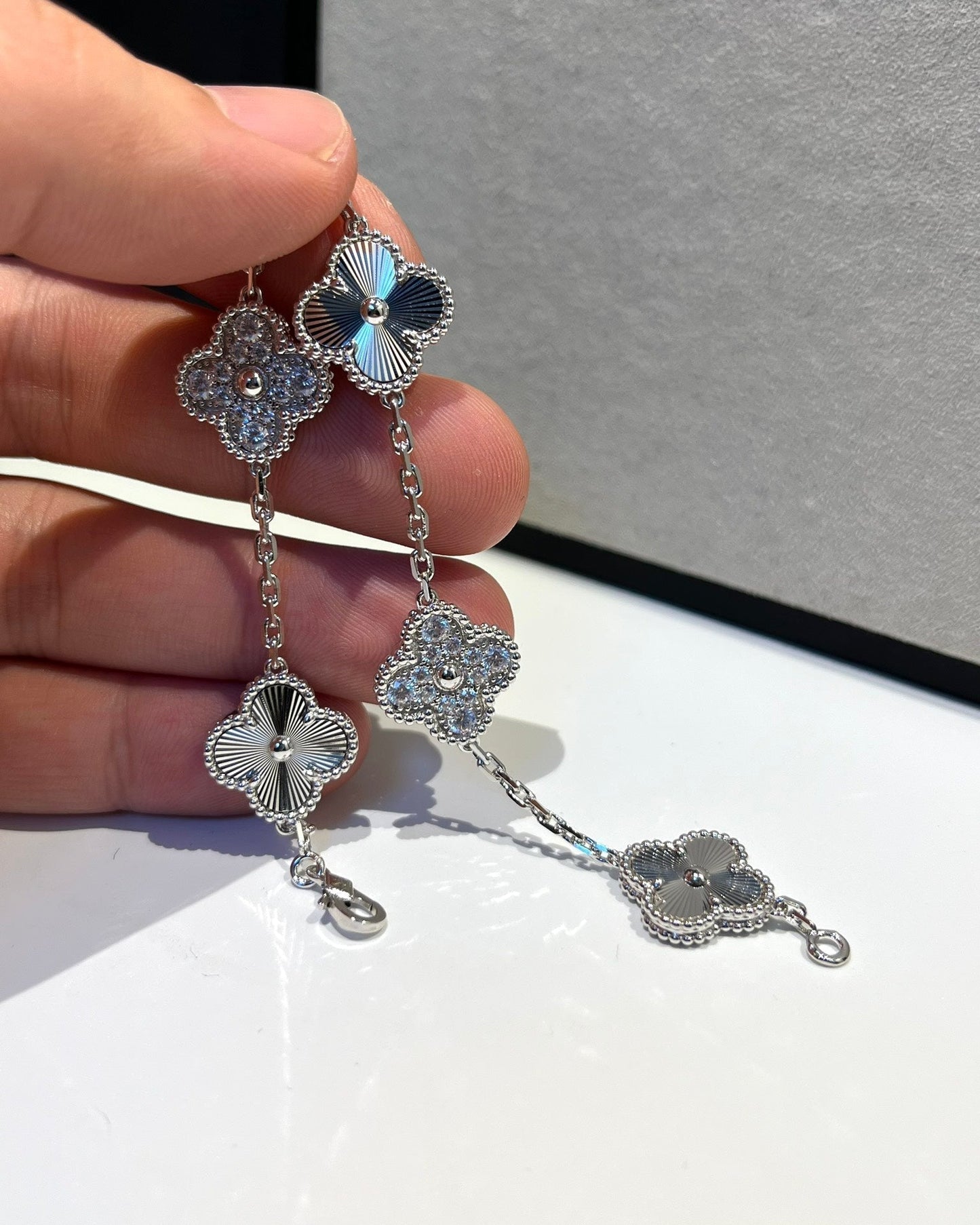 [Select] CLOVER 5 MOTIF LASER BRACELET COLLECTION