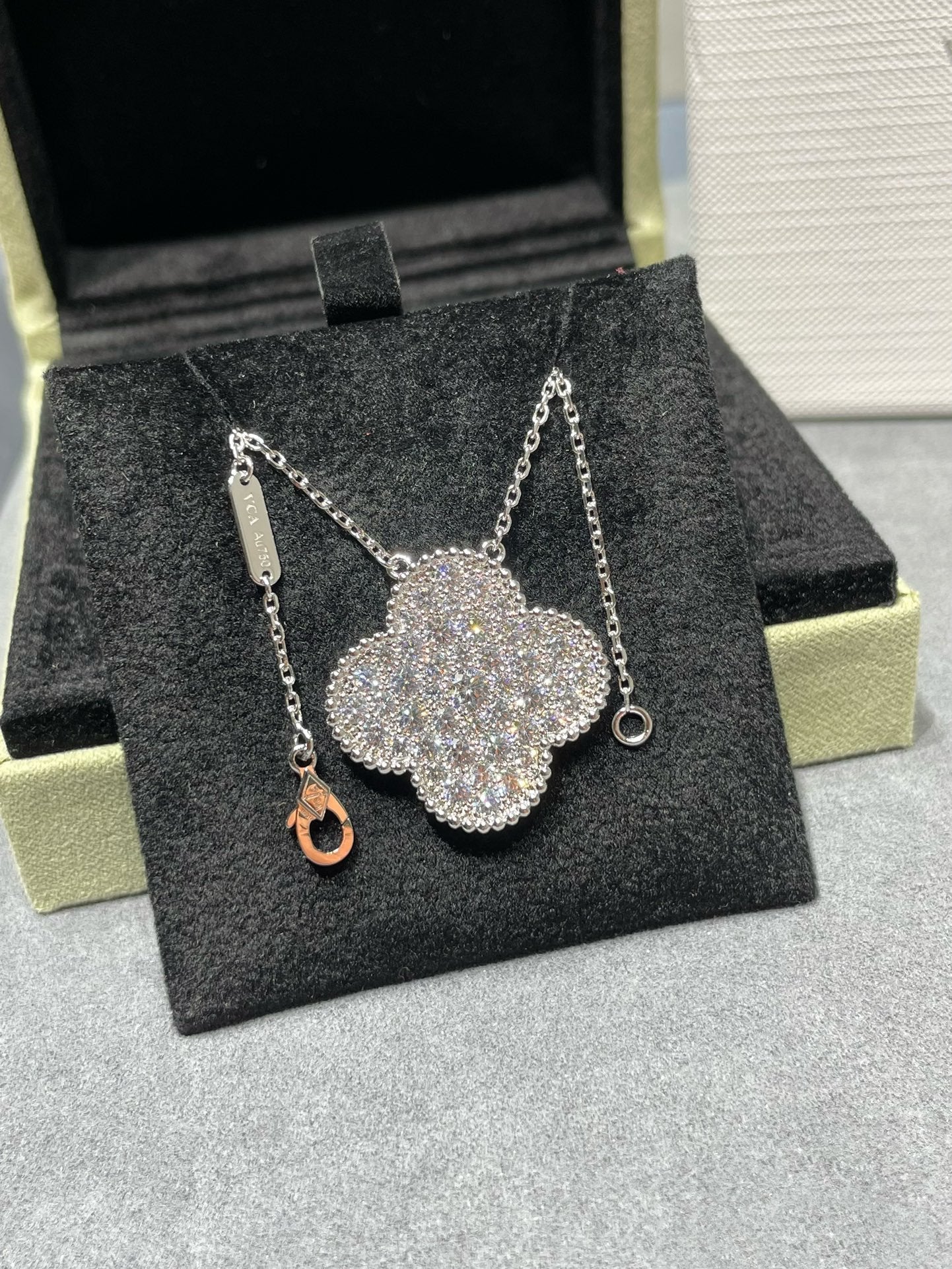 [Select]CLOVER 25MM LARGE PENDANT DIAMOND PAVED SILVER NECKLACE