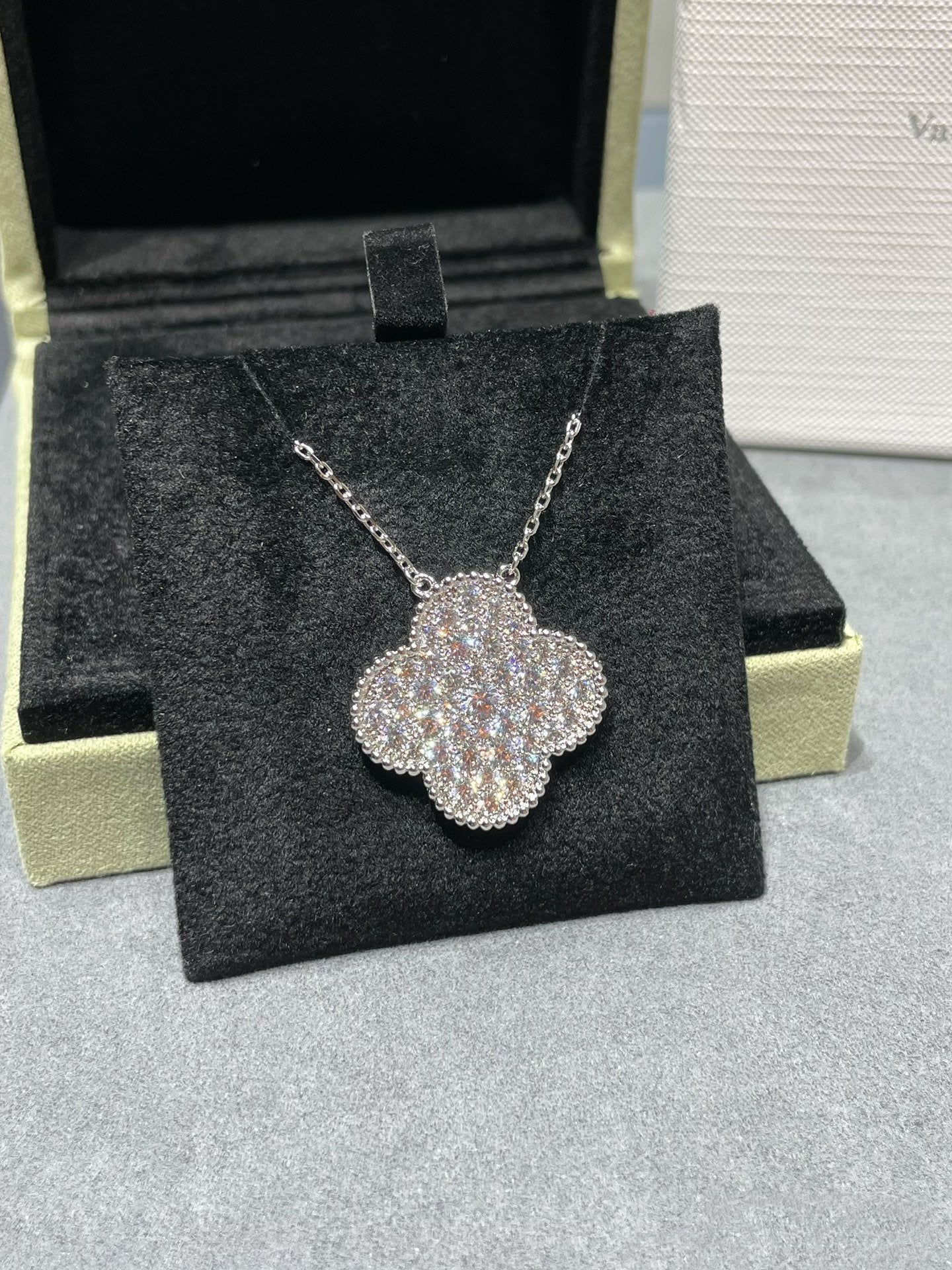[Select]CLOVER 25MM LARGE PENDANT DIAMOND PAVED SILVER NECKLACE