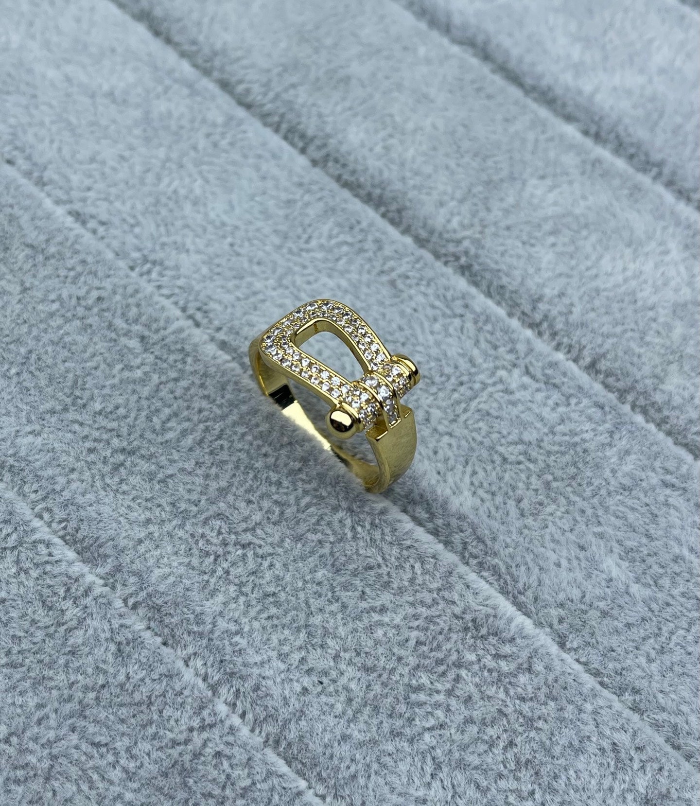 [Select]Wide Hoof-Shaped Diamond-Studded Ring