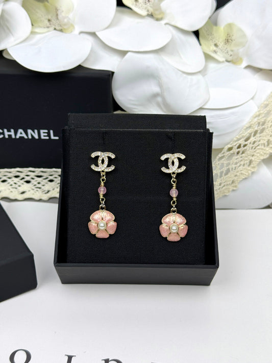[Select]26C Pink Camellia Enamel Pendant with Double C Earrings