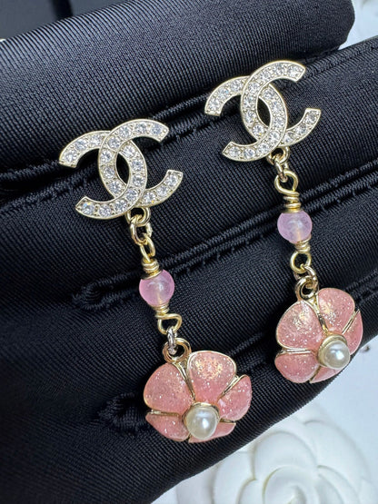 [Select]26C Pink Camellia Enamel Pendant with Double C Earrings