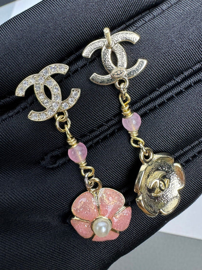 [Select]26C Pink Camellia Enamel Pendant with Double C Earrings