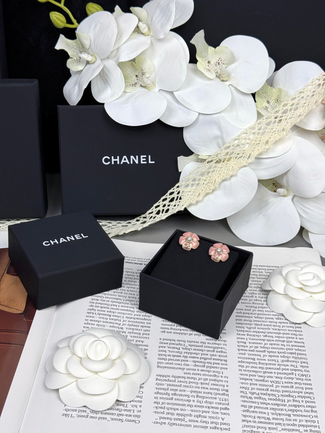 [Select]26C Pink Camellia Pearl Enamel Stud Earrings
