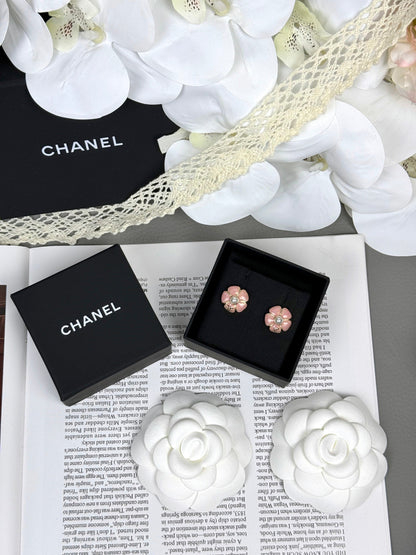[Select]26C Pink Camellia Pearl Enamel Stud Earrings