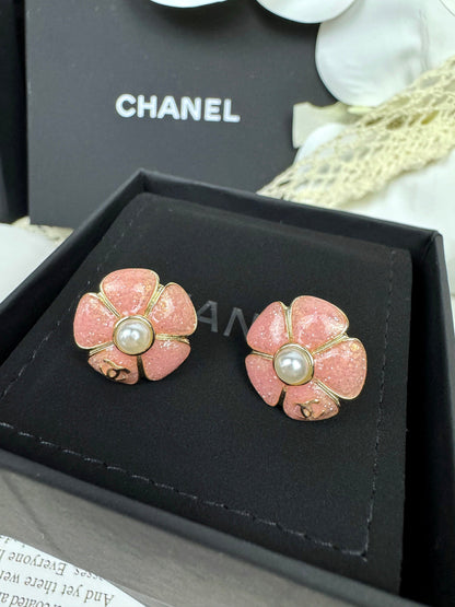 [Select]26C Pink Camellia Pearl Enamel Stud Earrings