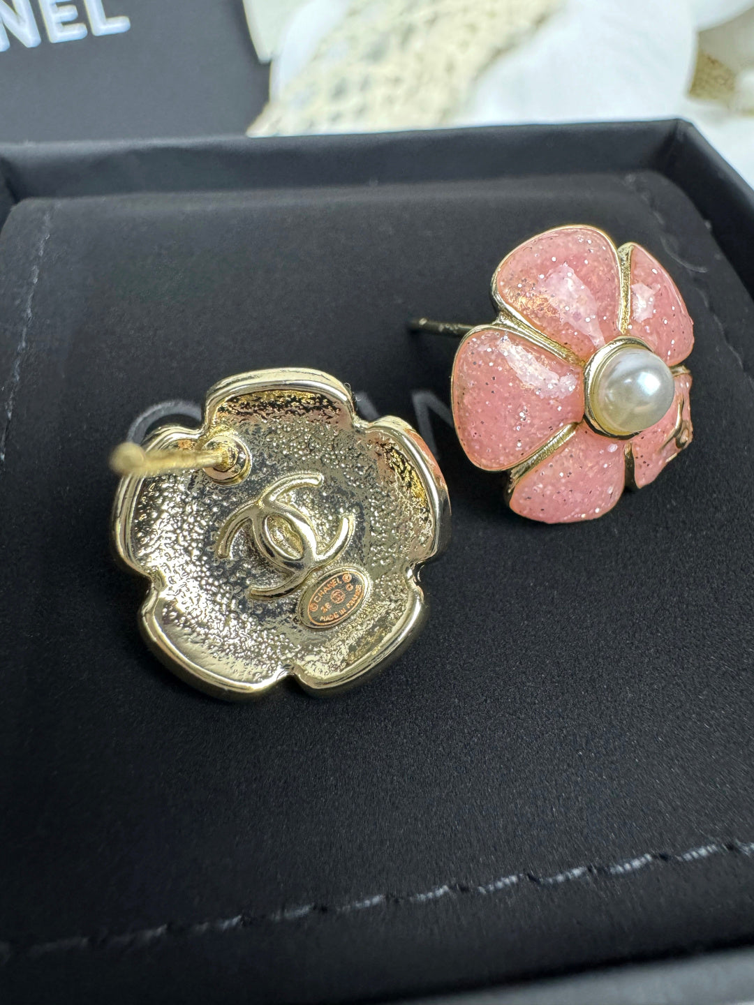 [Select]26C Pink Camellia Pearl Enamel Stud Earrings
