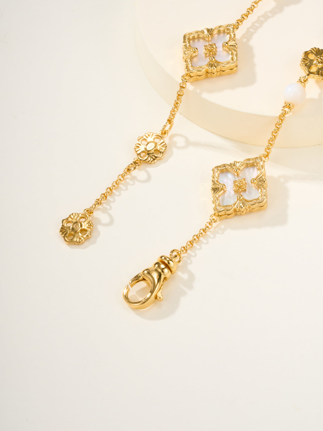 [Select]B.C.L ENAMELED Three-Flower Bracelet£¨Trumpet)