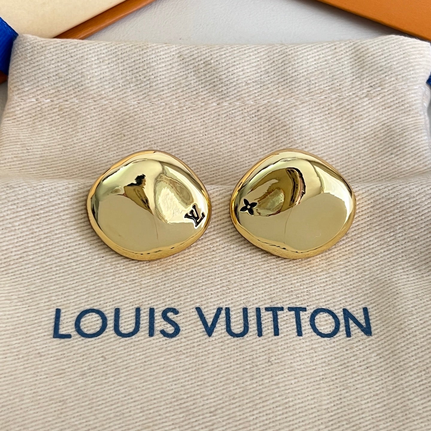 [Select]Gold Paris Stud Earrings