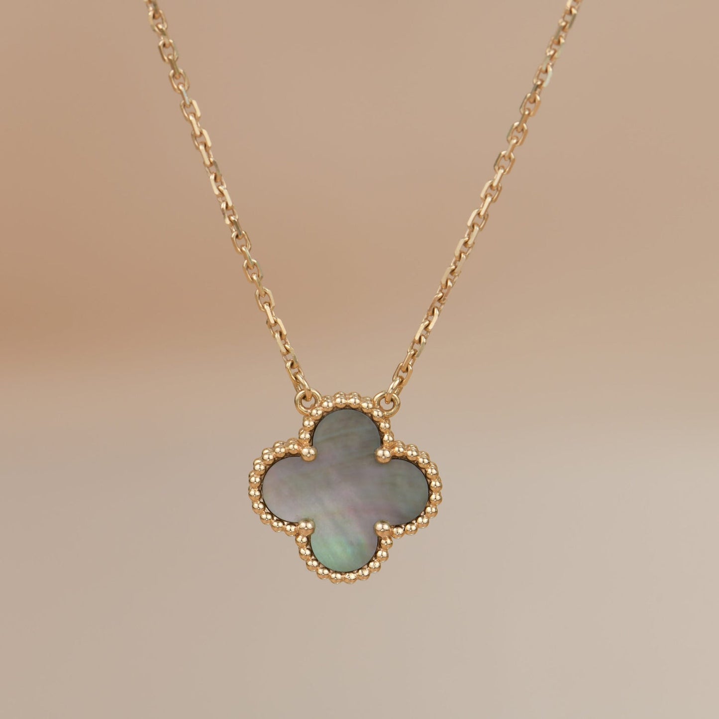 [Select]CLOVER 15MM  GRAY MOTHER OF PEARL NECKLACE