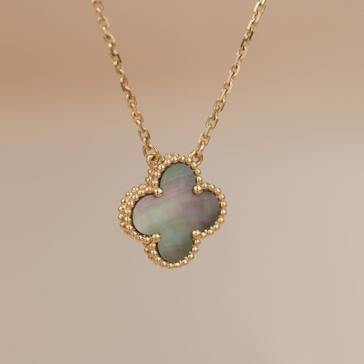 [Select]CLOVER 15MM  GRAY MOTHER OF PEARL NECKLACE