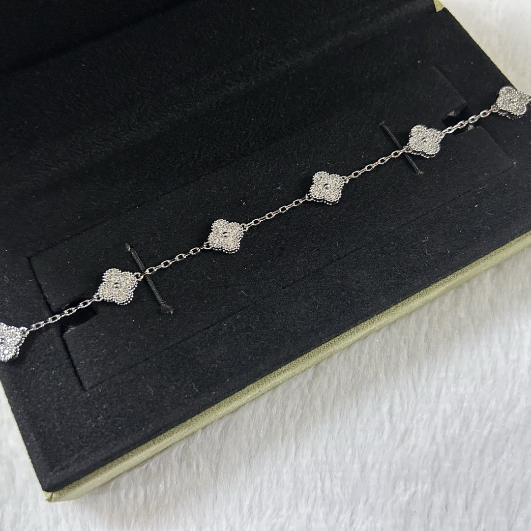 [Select]CLOVER 6 MOTIF DIAMOND BRACELET