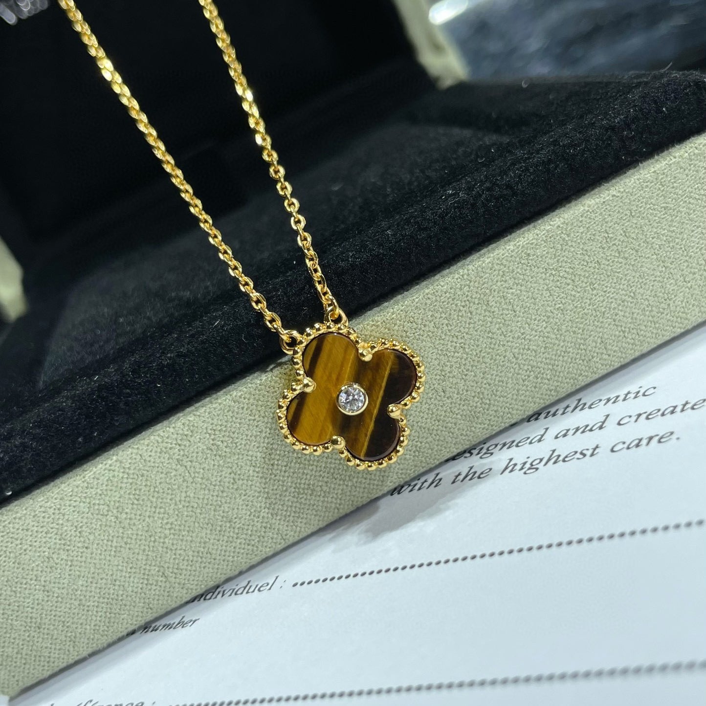 [Select]CLOVER 15MM DIAMOND AND YELLOW TIGER'S EYE AGATE necklace