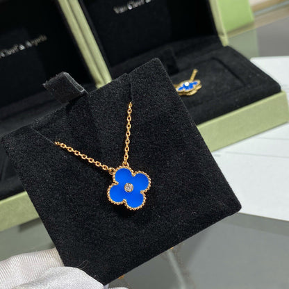 [Select]CLOVER 15MM DIAMOND AND BLUE AGATE NECKLACE