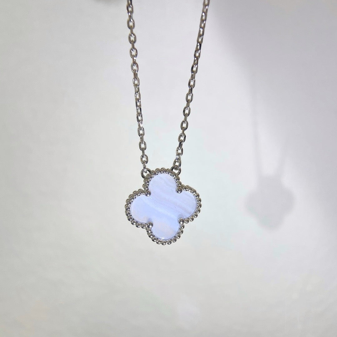 [Select]CLOVER 15MM BLUE CHALCEDONY NECKLACE SILVER