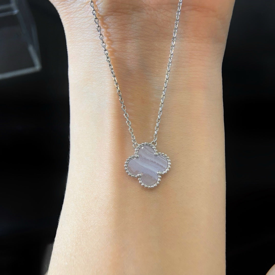 [Select]CLOVER 15MM BLUE CHALCEDONY NECKLACE SILVER