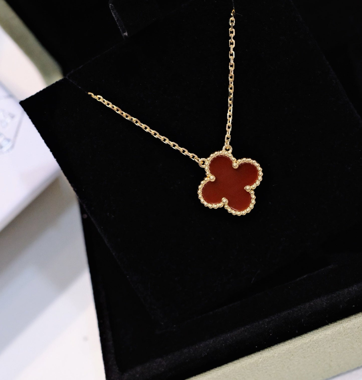 [Select]CLOVER 15MM CARNELIAN SINGLE FLOWER NECKLACE