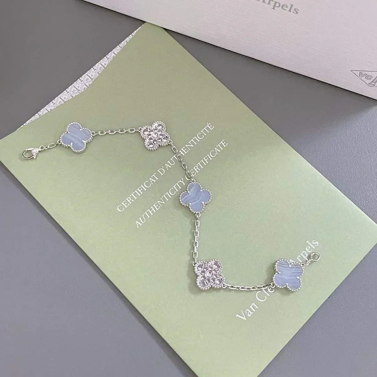 [Select] CLOVER 5 MOTIF PURPLE CHALCEDONY BRACELET COLLECTION