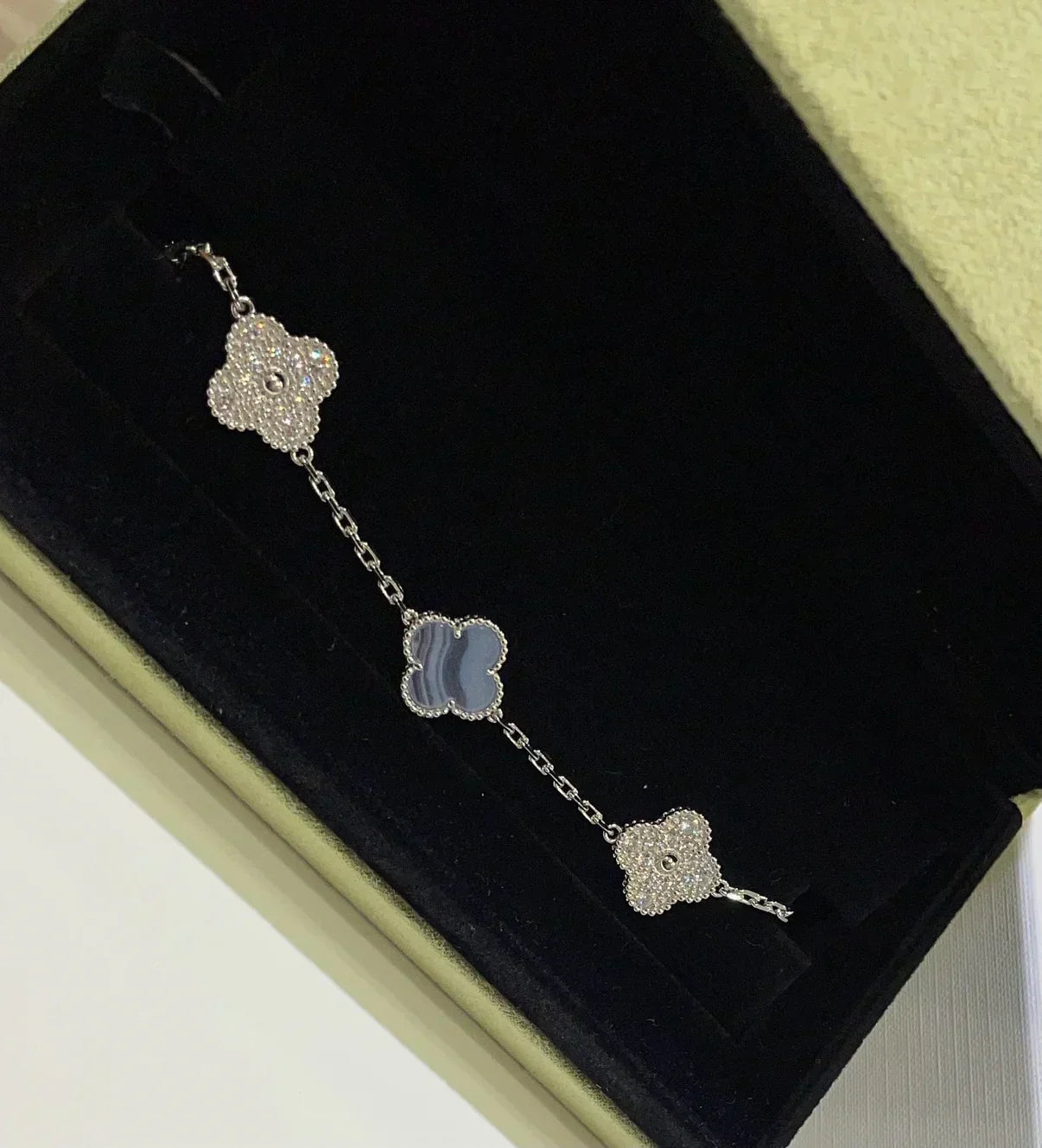[Select] CLOVER 5 MOTIF PURPLE CHALCEDONY BRACELET COLLECTION