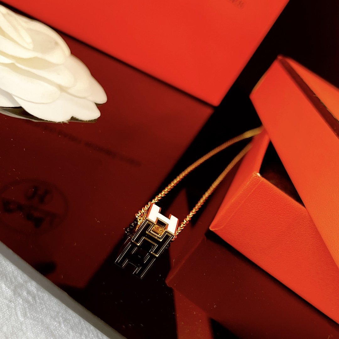 [Select]H WHITE SQUARE GOLD NECKLACE