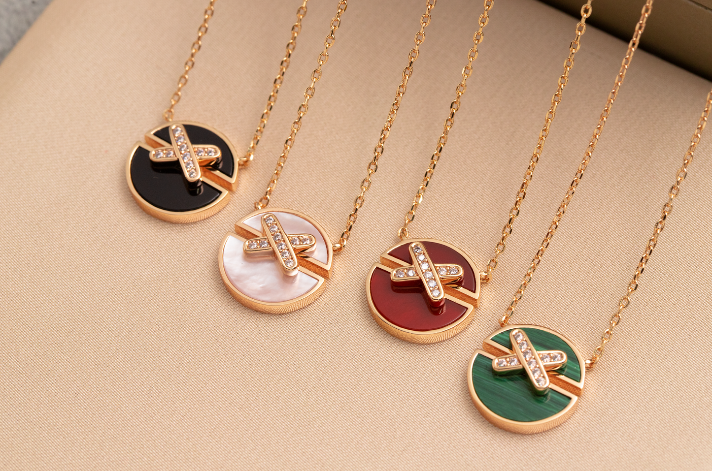 [Select]JEUX DE PINK GOLD DIAMOND NECKLACE