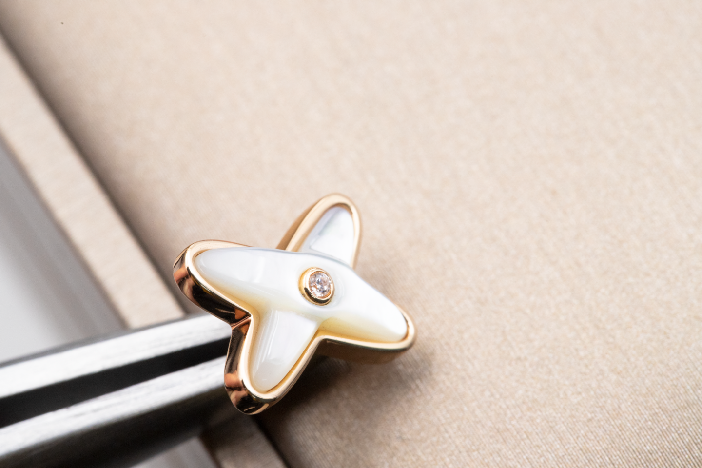 [Select]JEUX DE WHITE MOP Select GOLD DIAMOND EARRINGS