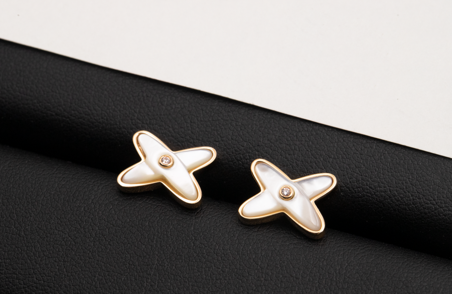 [Select]JEUX DE WHITE MOP PINK GOLD DIAMOND EARRINGS