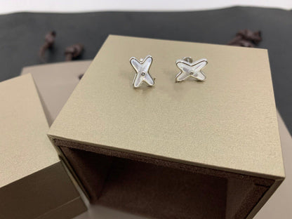 [Select]JEUX DE WHITE MOP SILVER DIAMOND EARRINGS