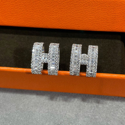 [Select]H STUD EARRINGS WITH SILVER DIAMONDS