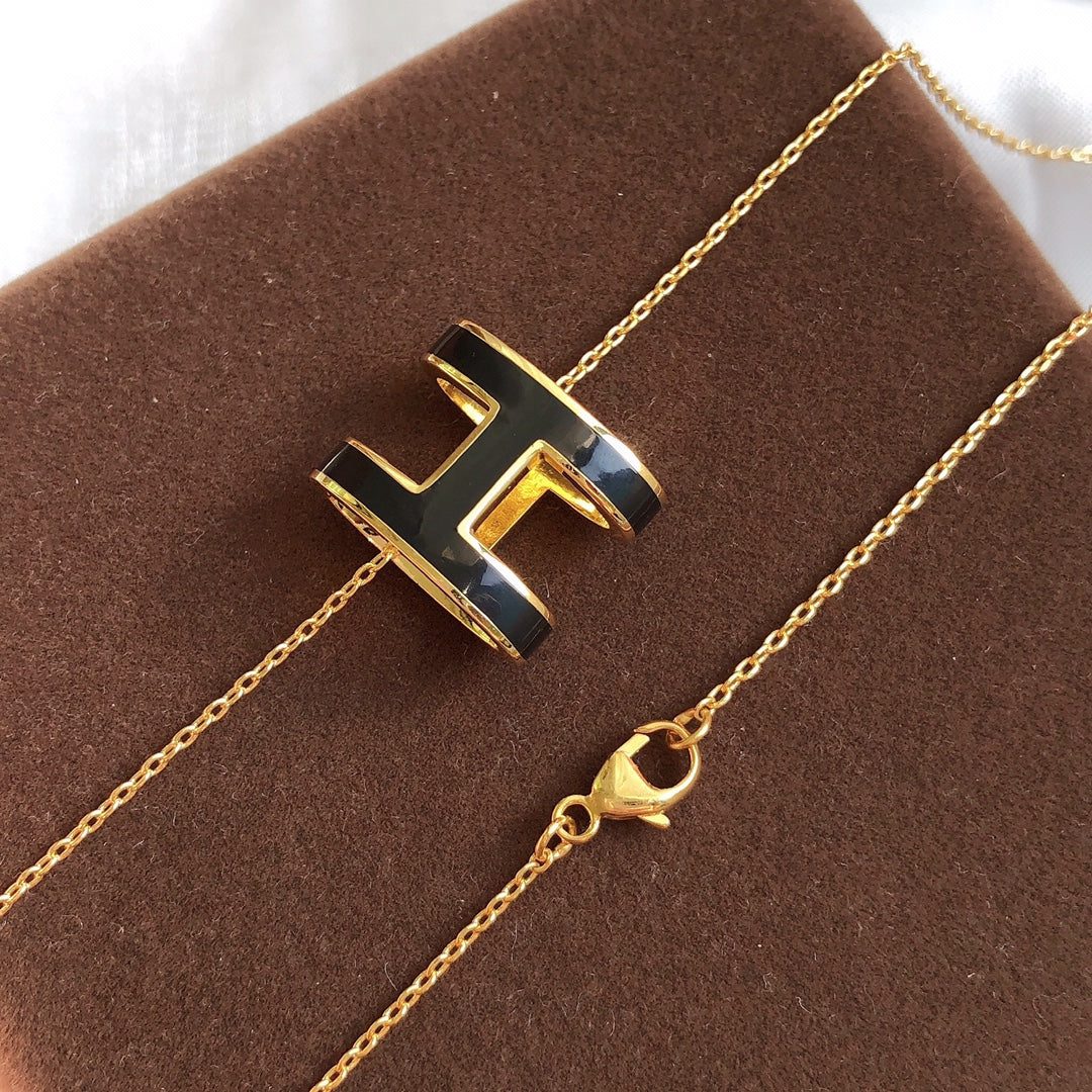 [Select]HM CLIC BLACK ENAMEL GOLD NECKLACE