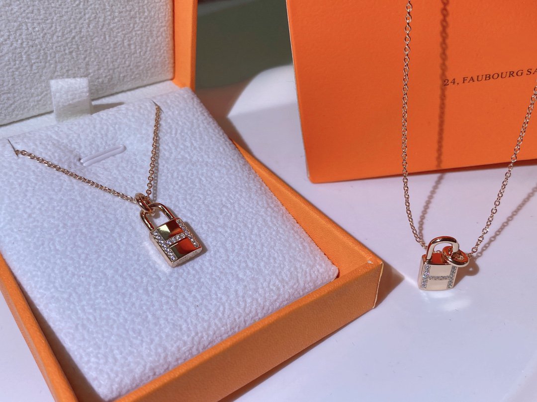 [Select]HM ADVANCED NICHE LOCK HEAD NECKLACE DIAMONDS