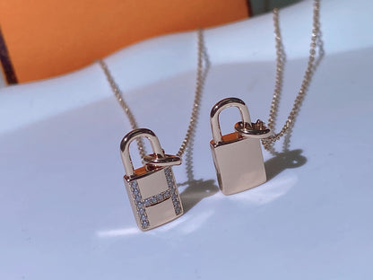 [Select]HM ADVANCED NICHE LOCK HEAD NECKLACE DIAMONDS