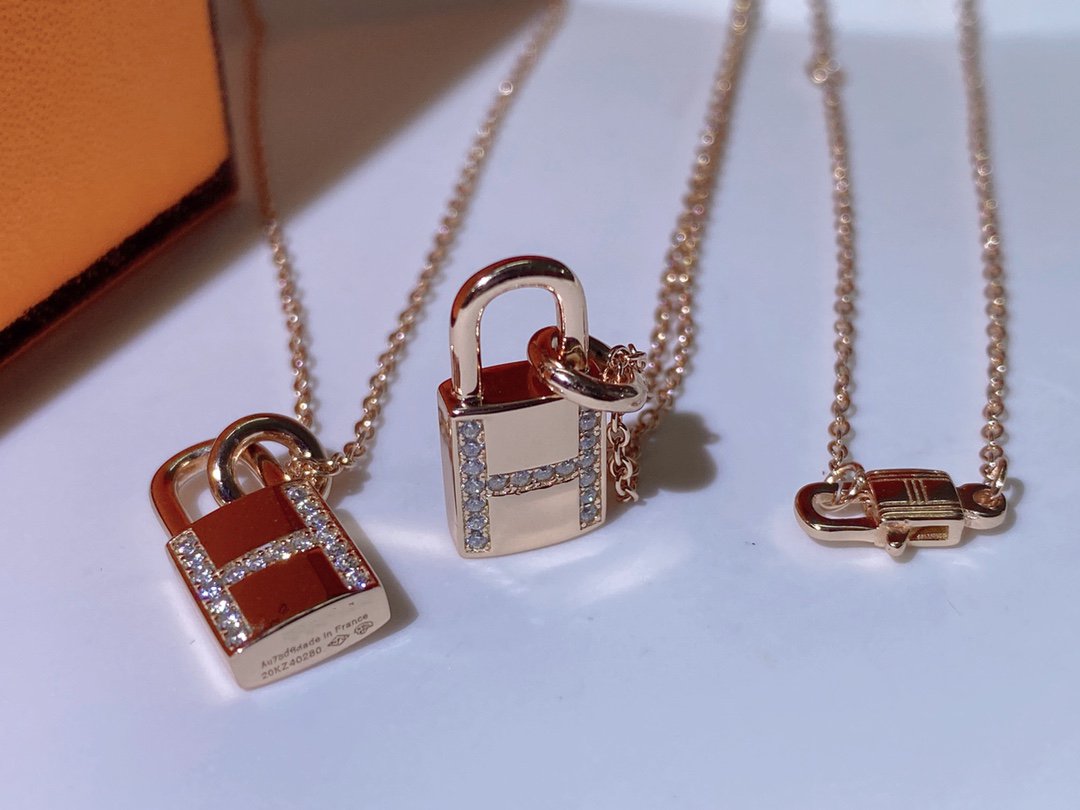 [Select]HM ADVANCED NICHE LOCK HEAD NECKLACE DIAMONDS