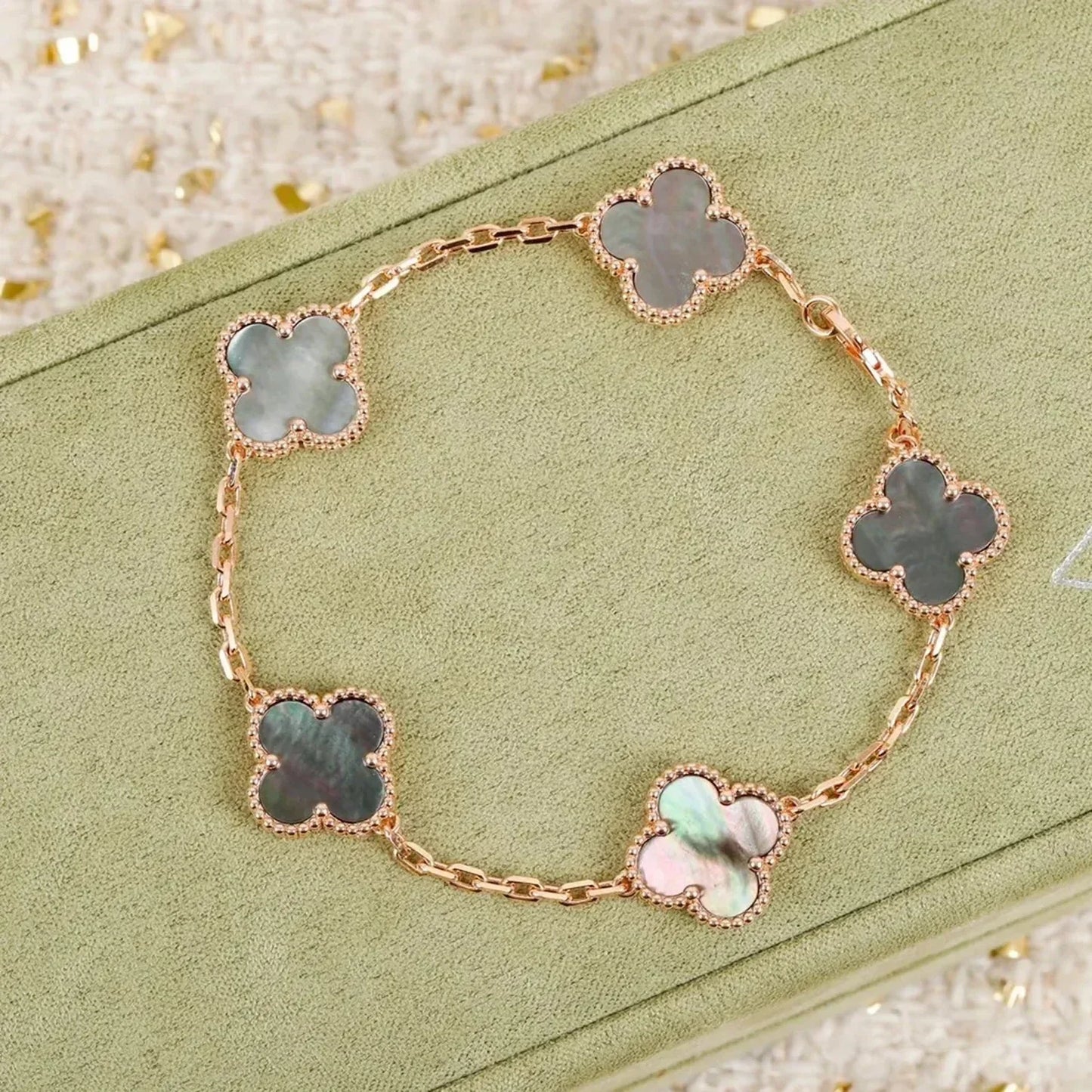 [Select] CLOVER 5 MOTIF GRAY MOP BRACELET COLLECTION