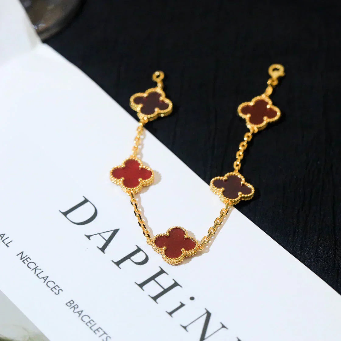 [Select] CLOVER 5 MOTIF RED CORNELIAN BRACELET COLLECTION