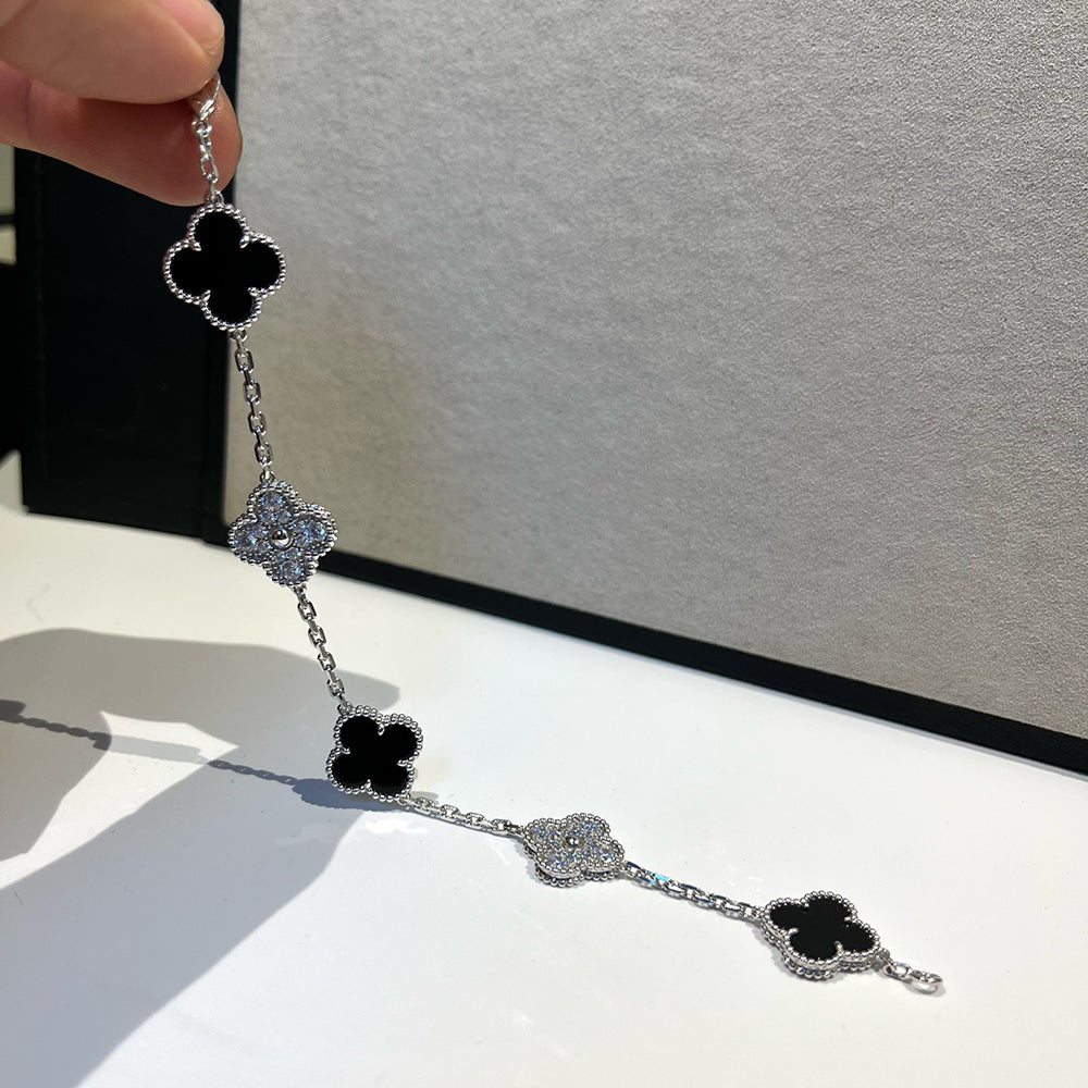 [Select] CLOVER 5 MOTIF ONYXS BRACELET COLLECTION