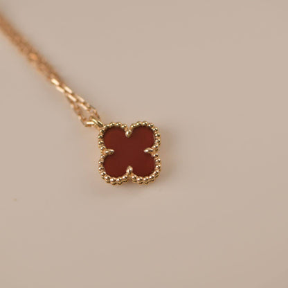 [Select]CLOVER MINI 9.5MM WHITE CARNELIANS NECKLACE