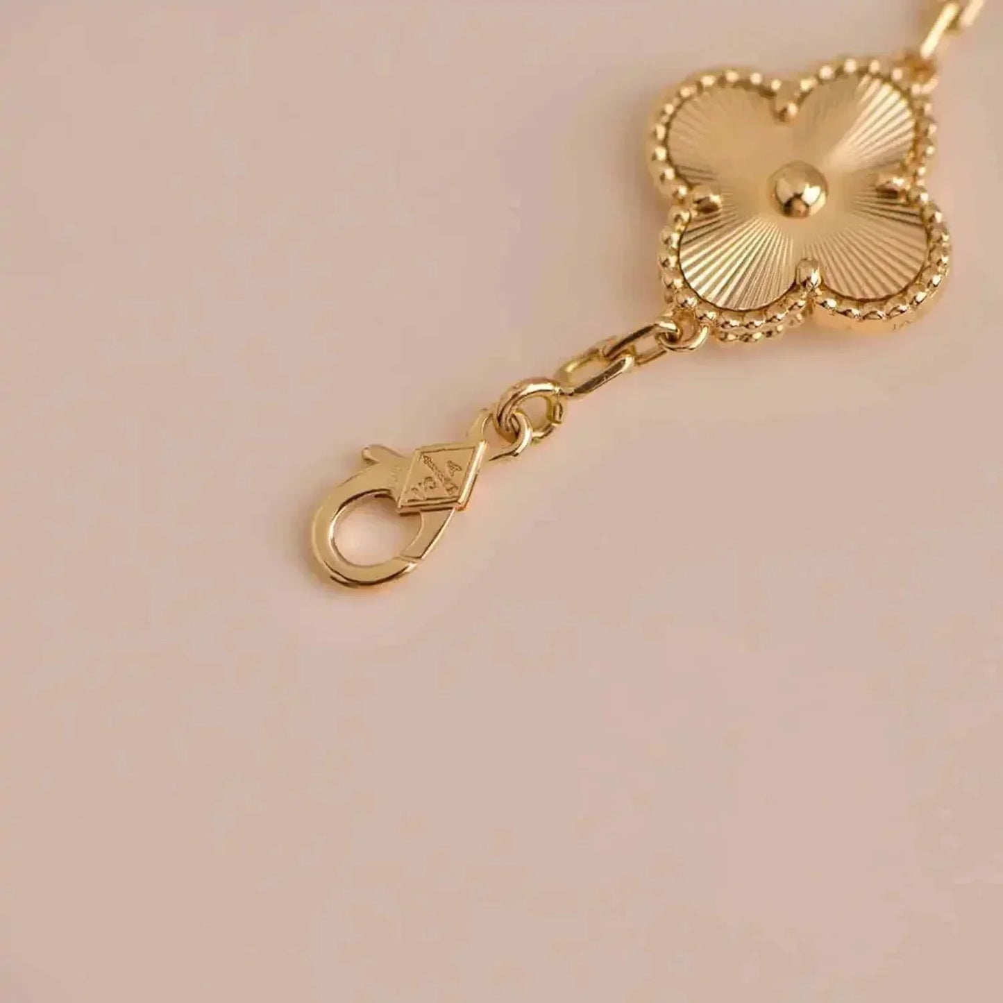 [Select] CLOVER 5 MOTIF LASER BRACELET COLLECTION