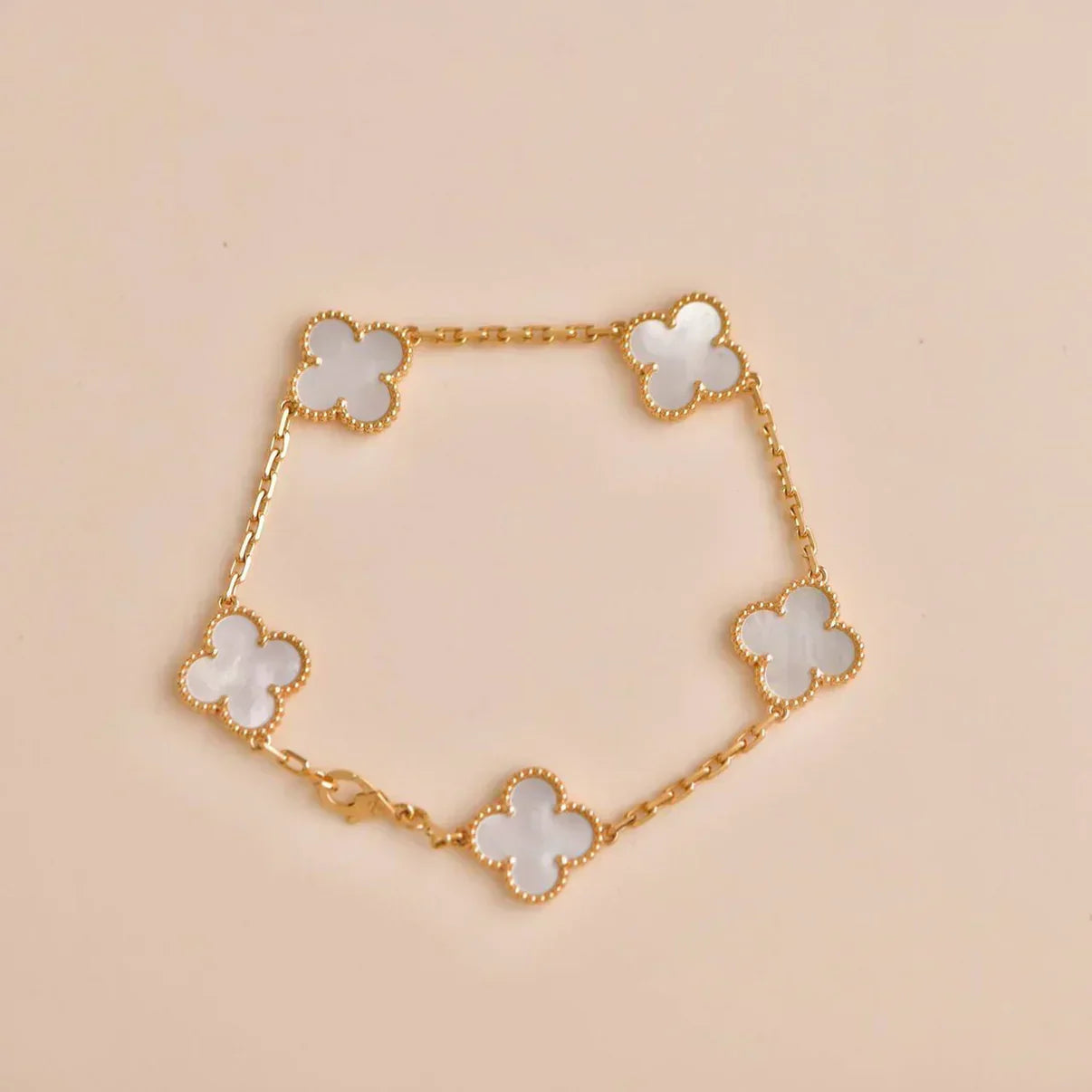 [Select]CLOVER WHITE PEARL MOP 5 MOTIF BRACELET COLLECTION