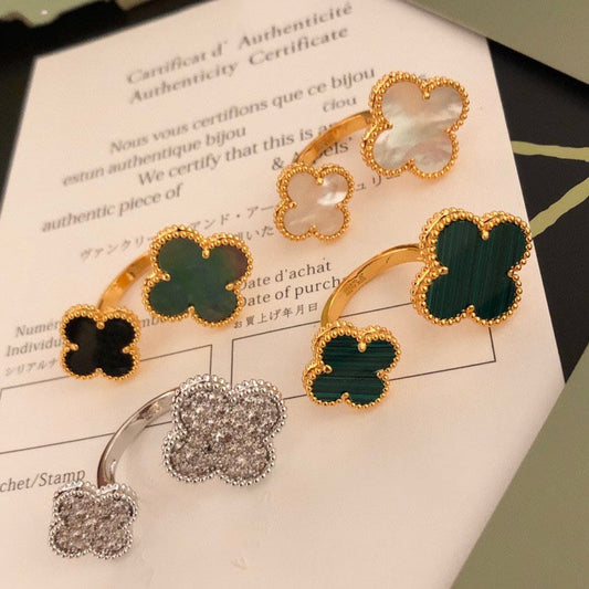 [Select]CLOVER BETWEEN THE FINGER RING