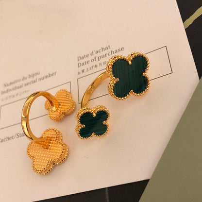 [Select]CLOVER BETWEEN THE FINGER RING
