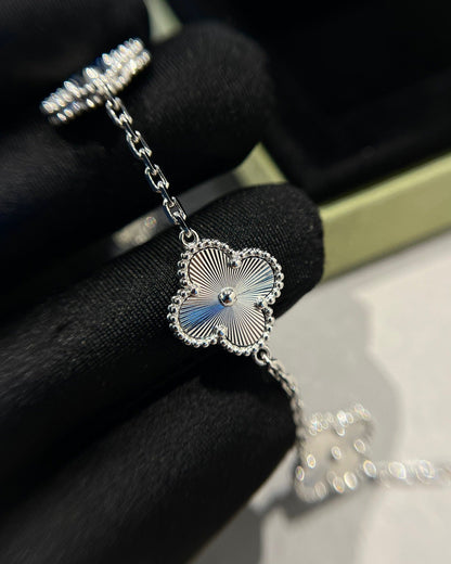 [Select] CLOVER 5 MOTIF LASER BRACELET COLLECTION